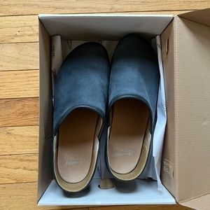 Brand New Dansko Clogs , Brenna Burnished Suede, Navy